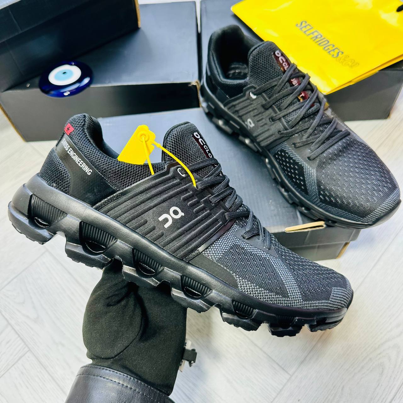 ON RUNNING SHOES to0605