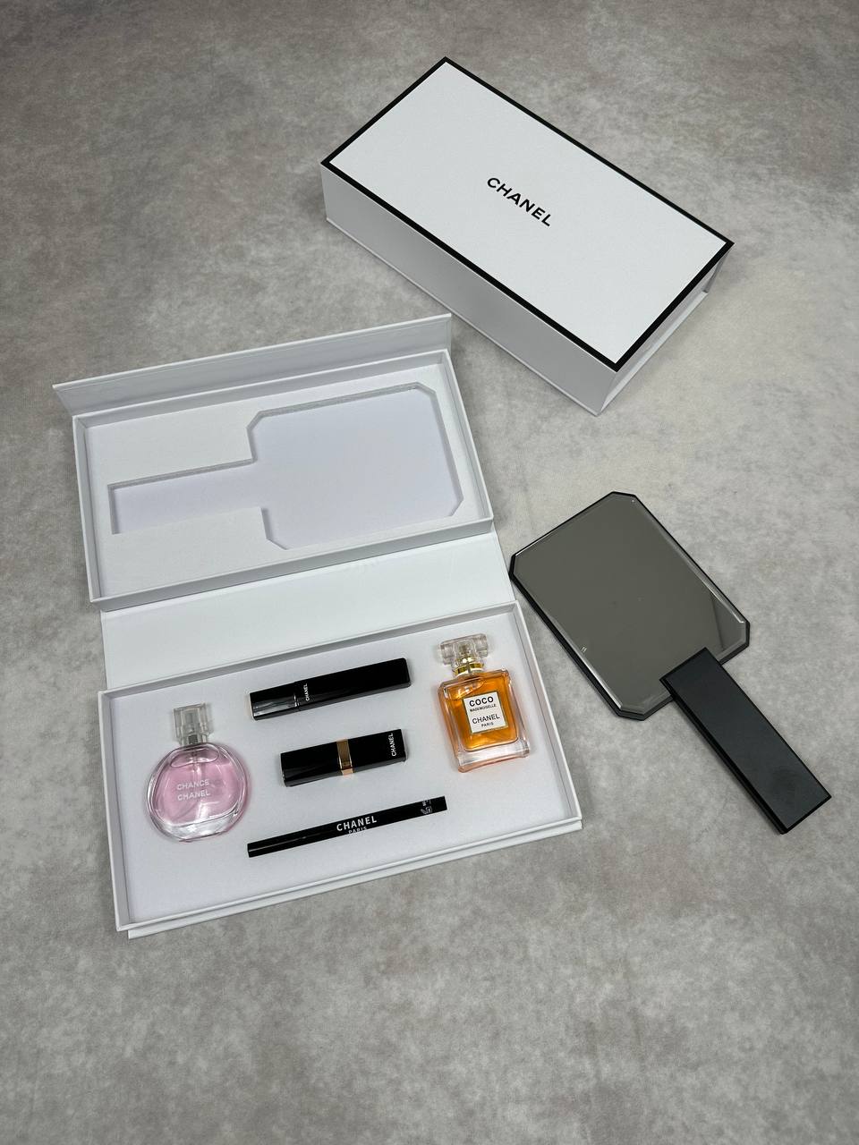 WOMENS COCO CHANEL GIFT SET COME WITH CHANELE CHANCEE SCENT,EYELINER LIPSTICK MASACARA & MIRROR am2310