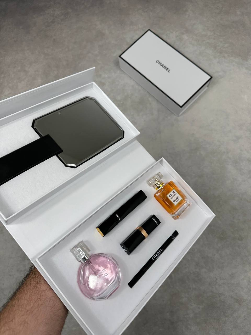 WOMENS COCO CHANEL GIFT SET COME WITH CHANELE CHANCEE SCENT,EYELINER LIPSTICK MASACARA & MIRROR am2310
