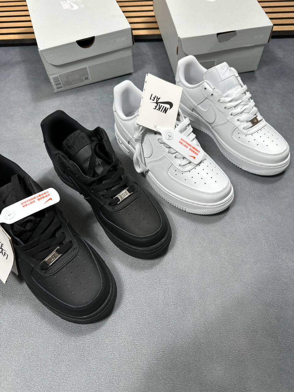 WOMENS AIR FORCE 1 COME WITH BOX ETC am0705