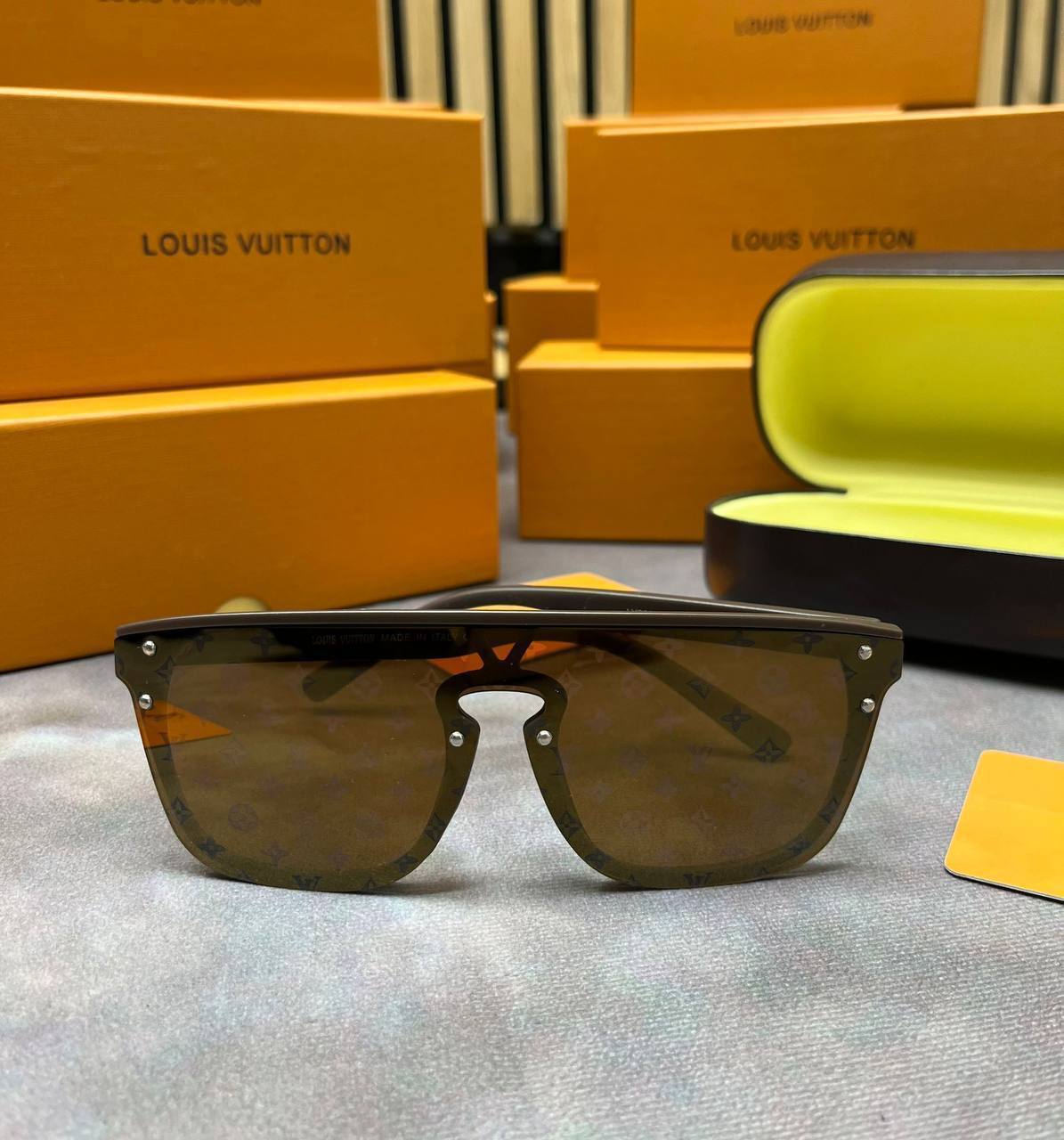 MENS LV SUNGLASSES am1907
