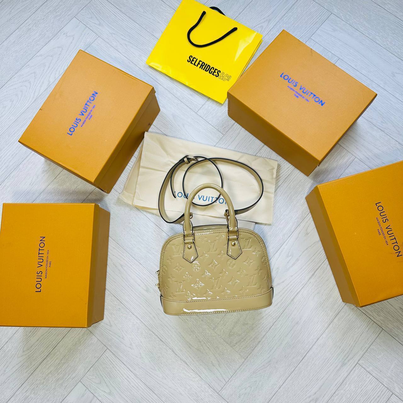 COLN QUALITY LV LADIES BAG WHIT BOX to0805