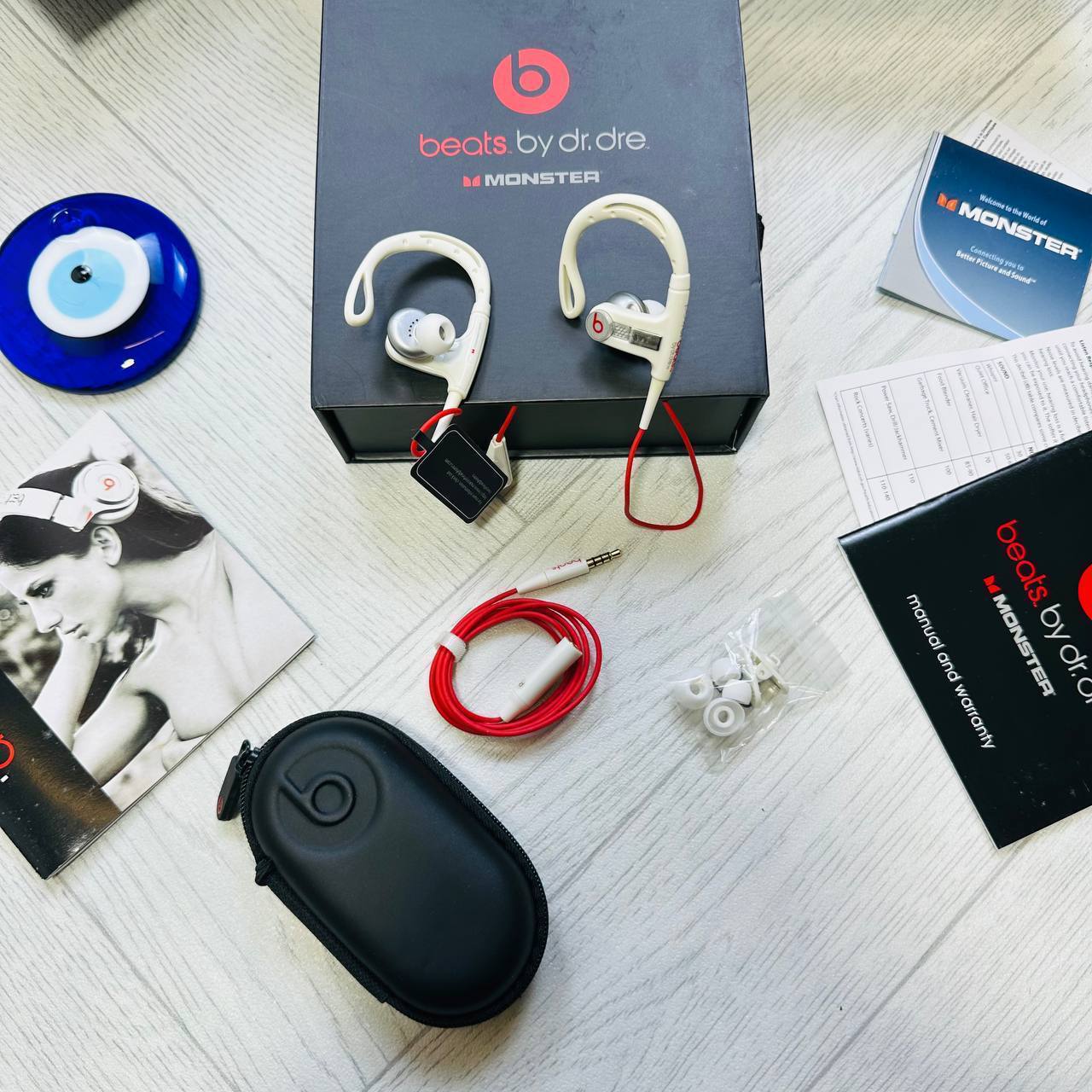 BEATS HEADPHONE available to0905