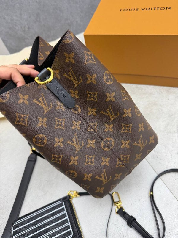 SUPER CLON WOMENS LV BAG COME WITH BOX ETC am1707