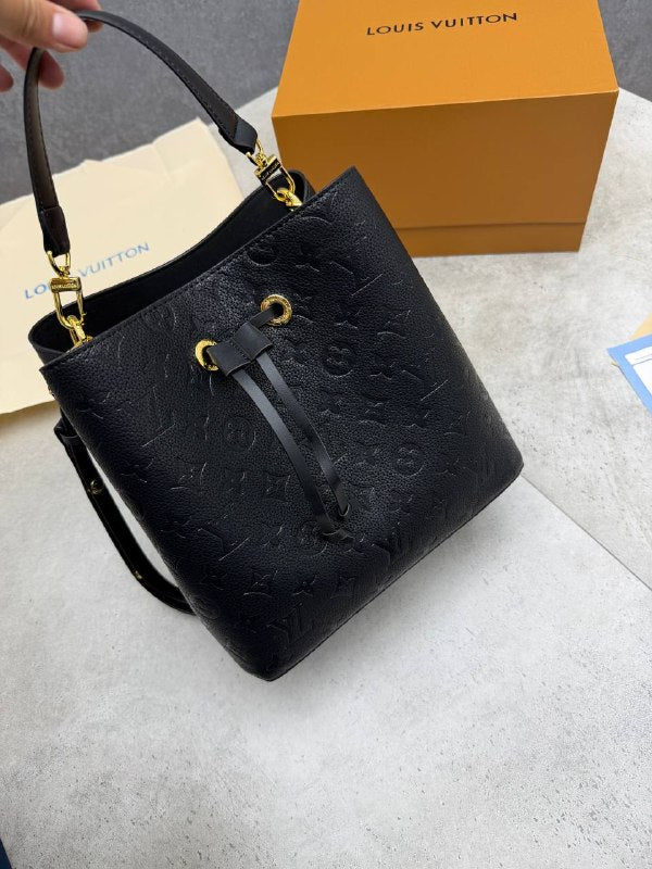 SUPER CLON WOMENS LV BAG COME WITH BOX ETC am1707