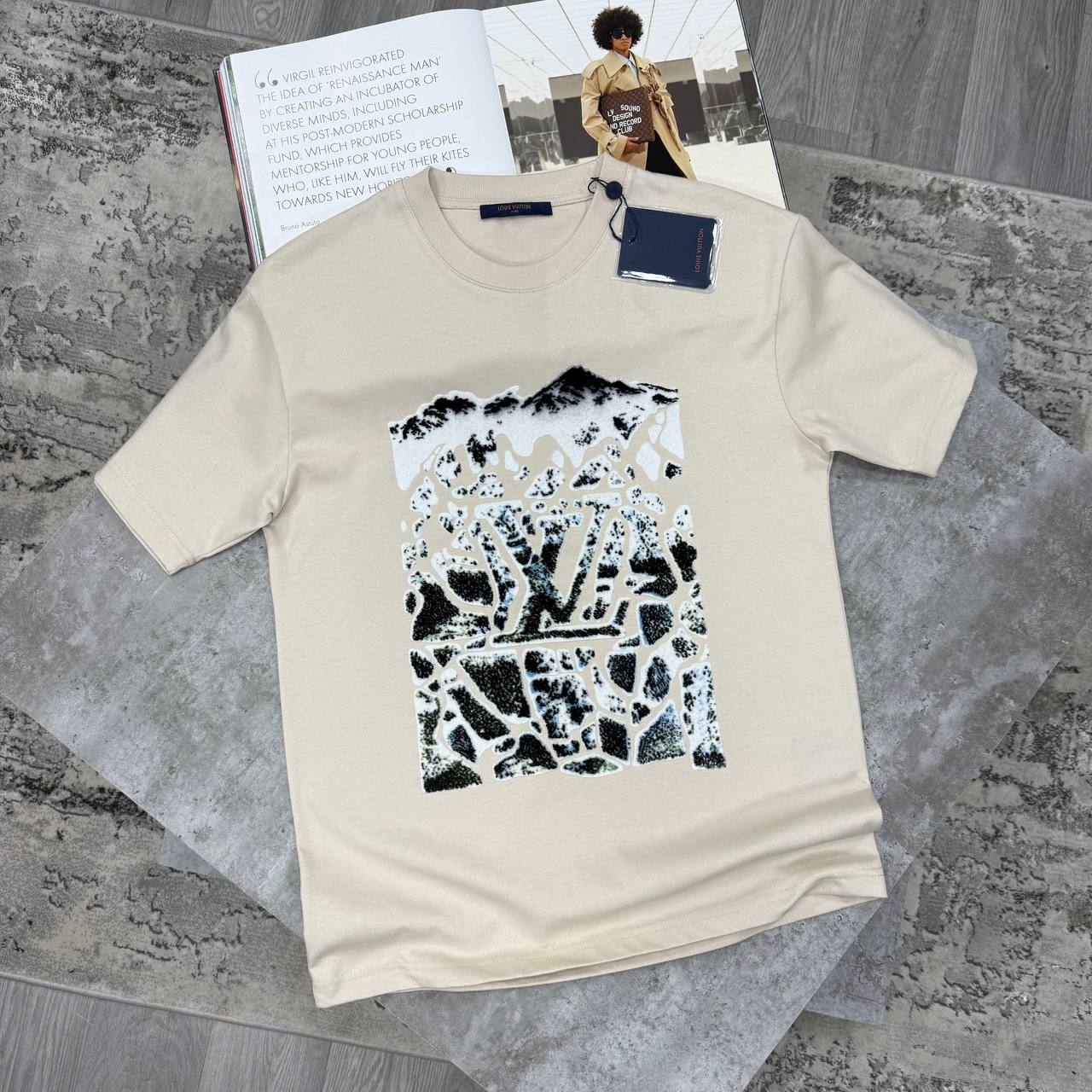 SUPER CLON LV TEE jay3006