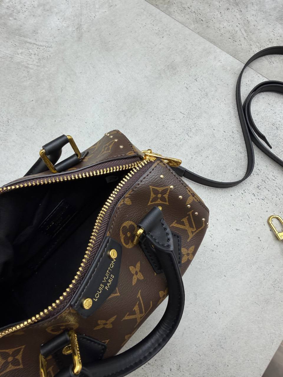 SUPER CLON LV BAG COME WITH BOX ETC am1808