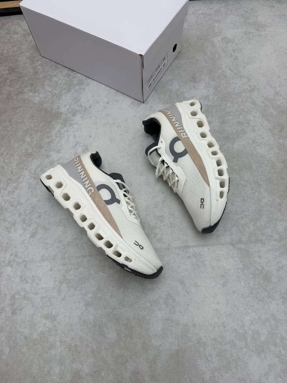 MENS ONCLOUD TRAINERS am0108
