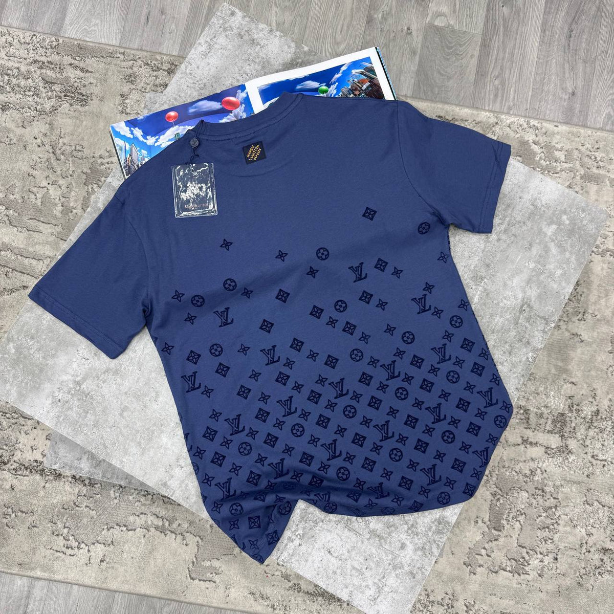 SUPER CLON LV TEE jay1909