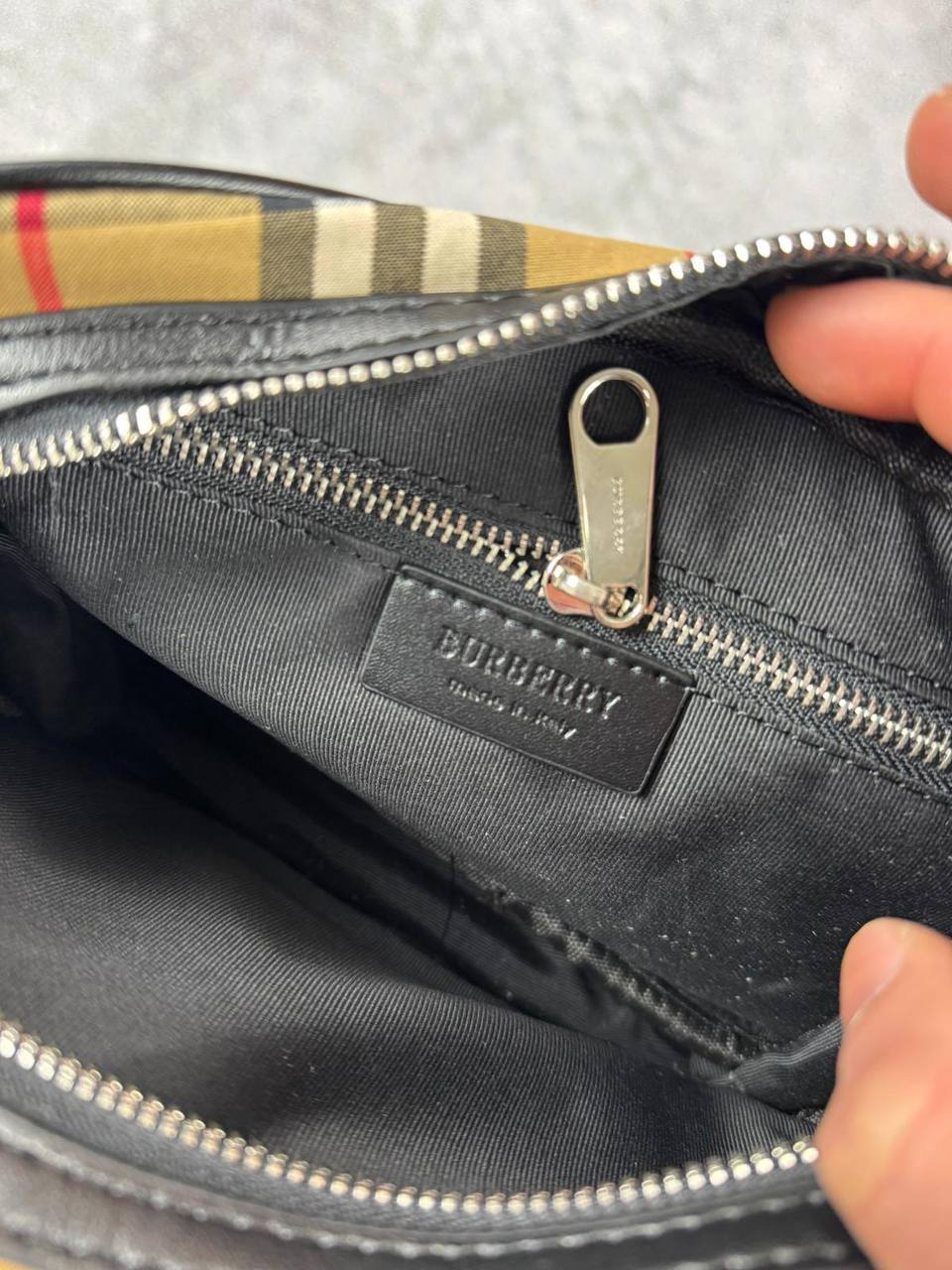 Burberr bag with dust bag jj2908
