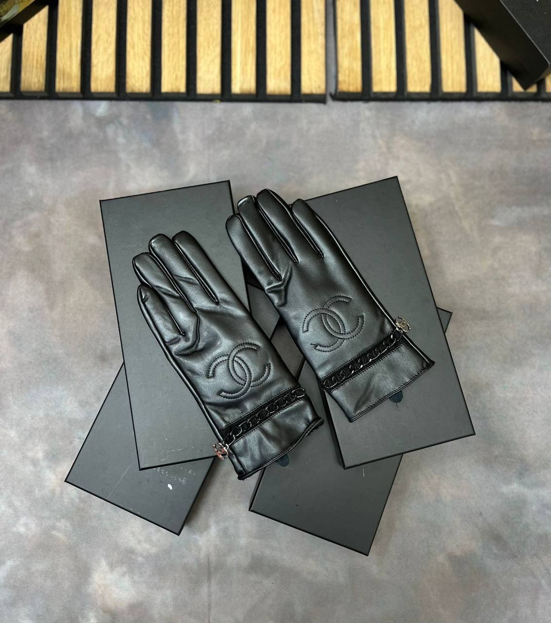 Chane LADIES GLOVES WITH BOX am2908