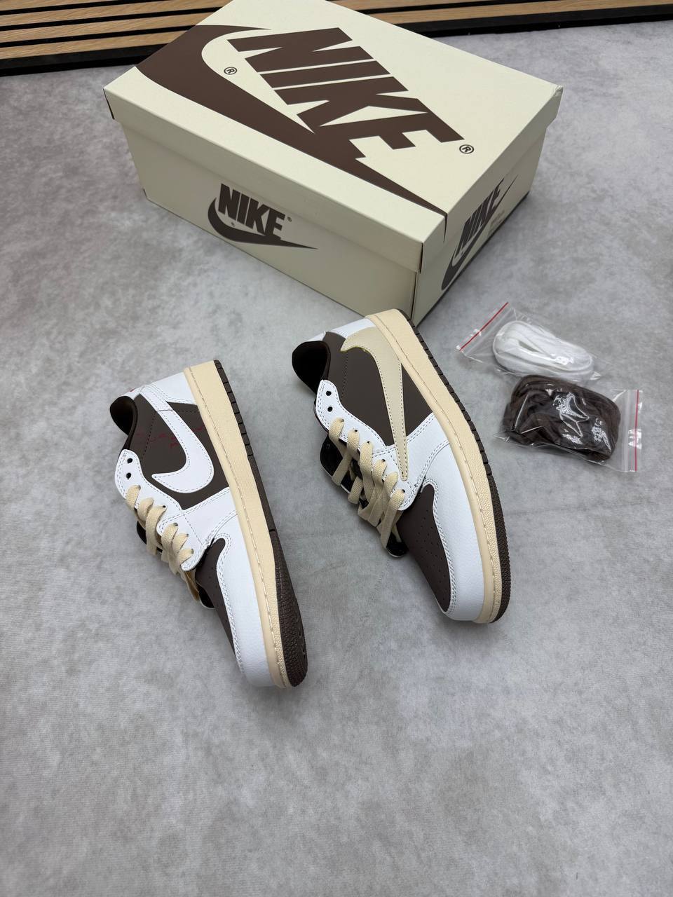 JORDA NIK TRAVIS COME WITH BOX ETC am0409
