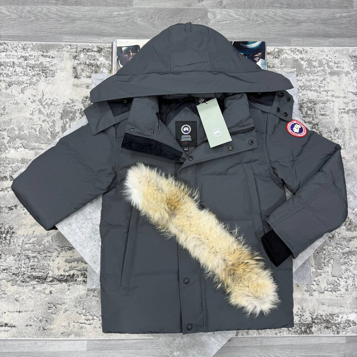 SUPER CLON WYNDHA PARKA WITH FUR WITH GHOST AND RED BADGE WITH DUST BAG jay1409