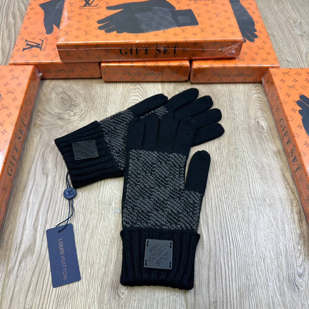 LV Gloves 🧤 to1209
