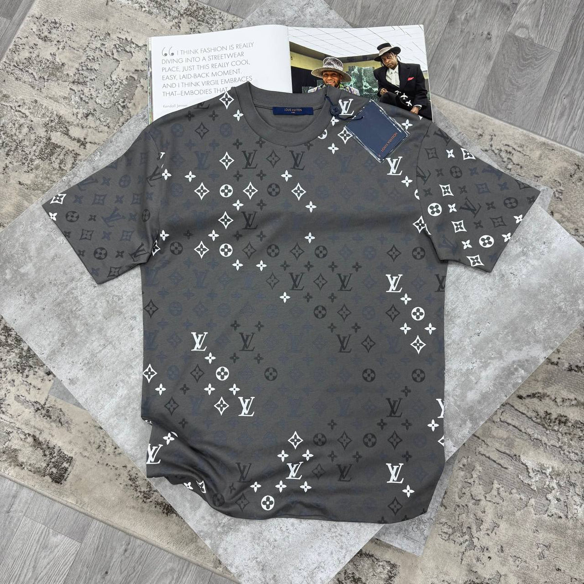 SUPER CLON LV TEE jay1909