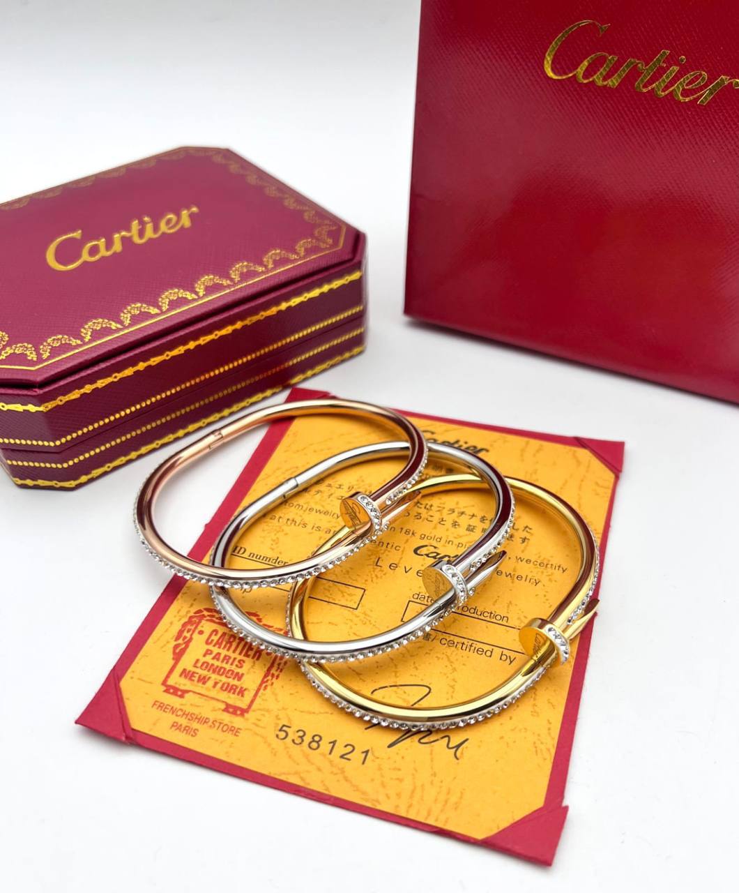 Cartie braclet with box and carrier bag sa1509