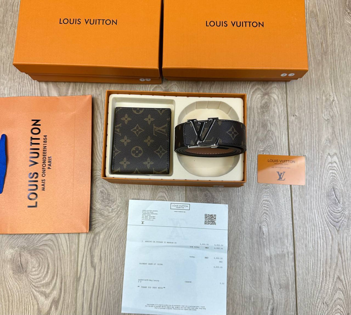 LV BELT AND WALLET SET COMES WITH BOX & PAPERWORK to1409