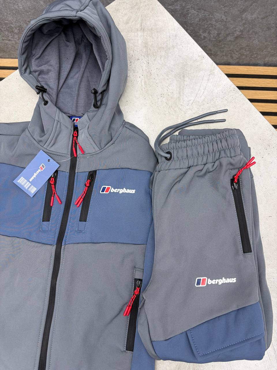 Berghau NIK TRACKSUITS am1809