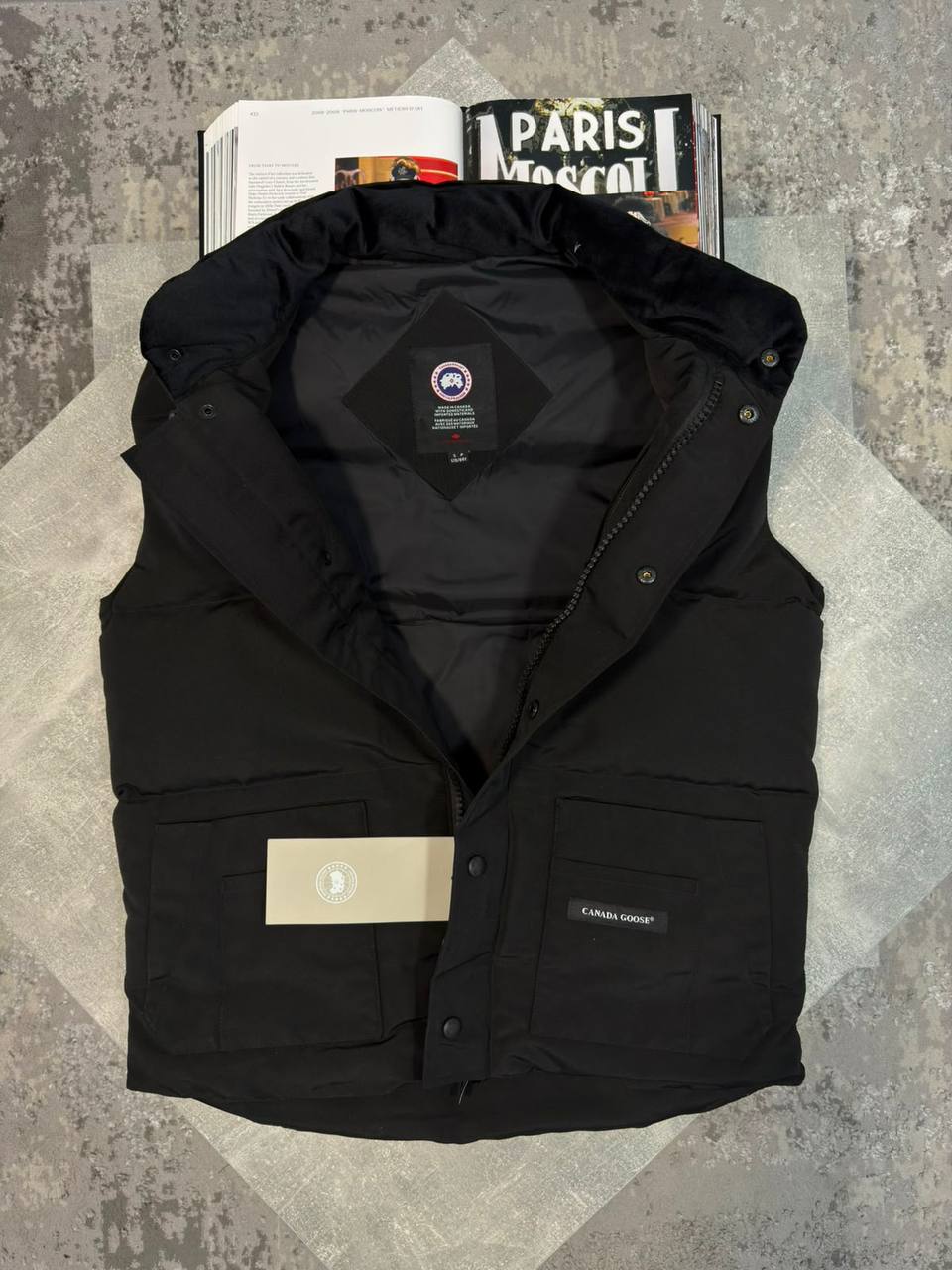 Canad Goos body warmer Red Badge aj1809