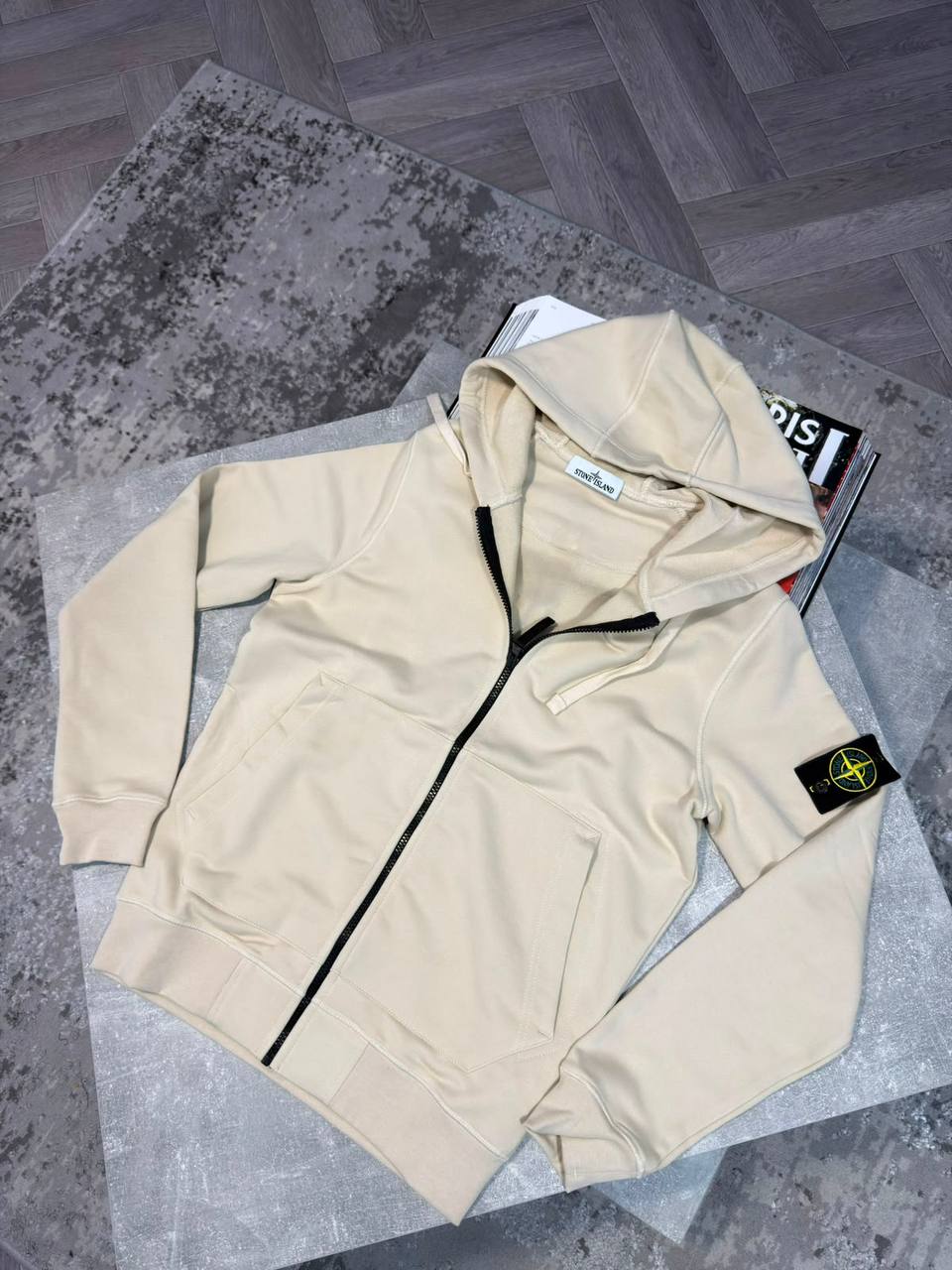 Ston Islan zip up hoodie aj2009