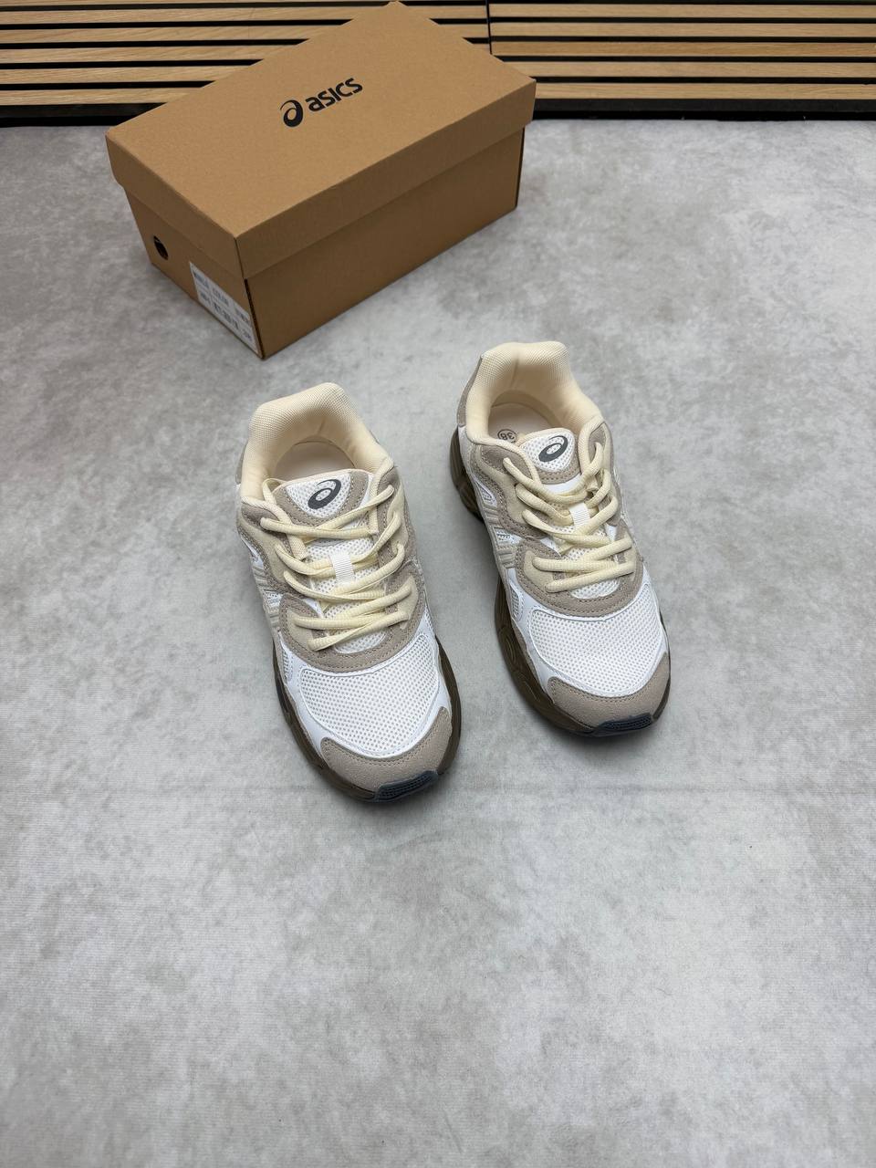WOMENS ASIC COME WITH BOX am0904