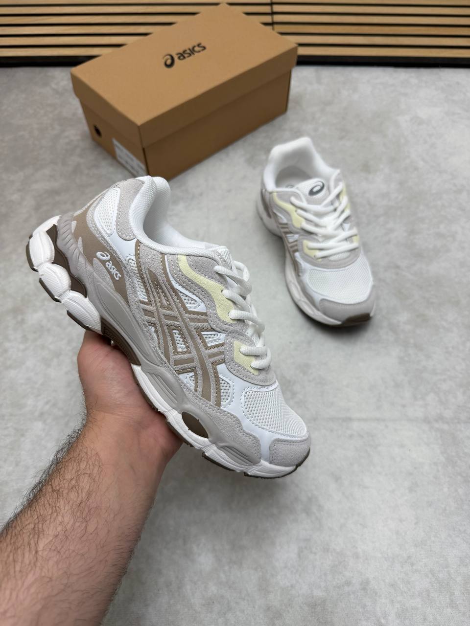 WOMENS ASIC COME WITH BOX am0904