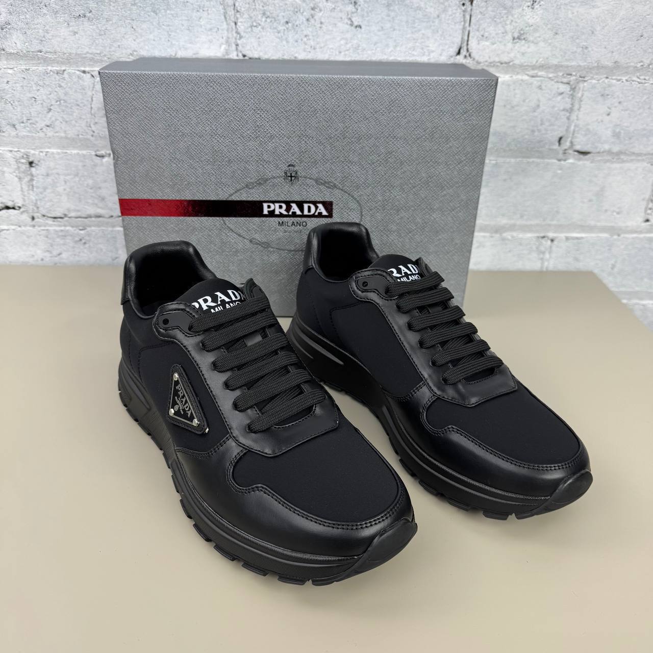 Prda trainer with box and carrier bag sa0109