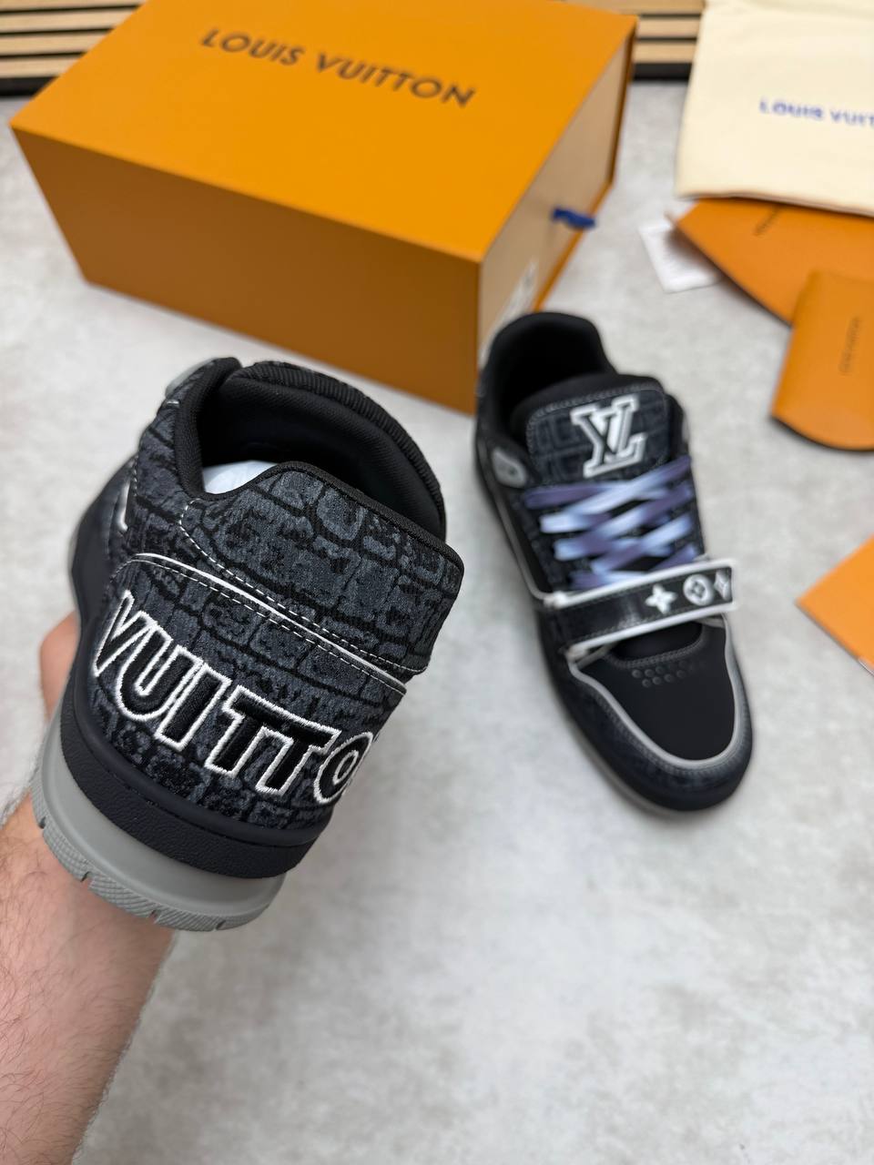 SUPER CLON LV TRAINERS COME WITH BOX ETC am2006
