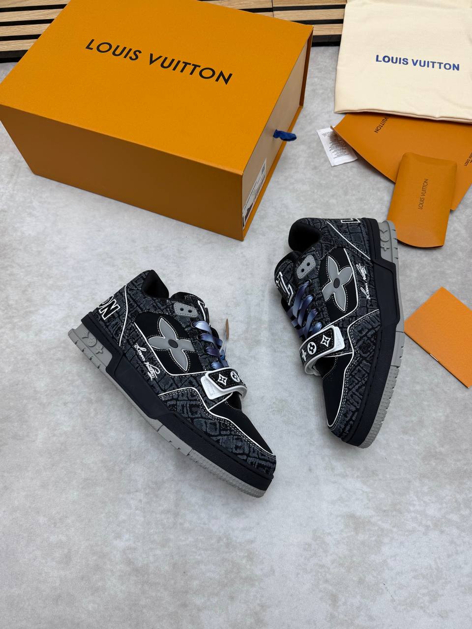 SUPER CLON LV TRAINERS COME WITH BOX ETC am2006