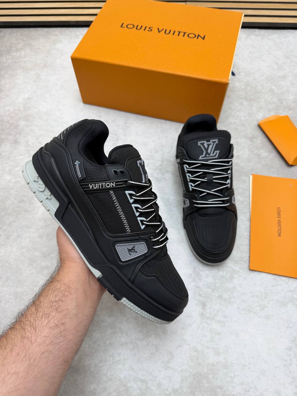 SUPER CLON LV TRAINERS COME WITH BOX ETC am2006