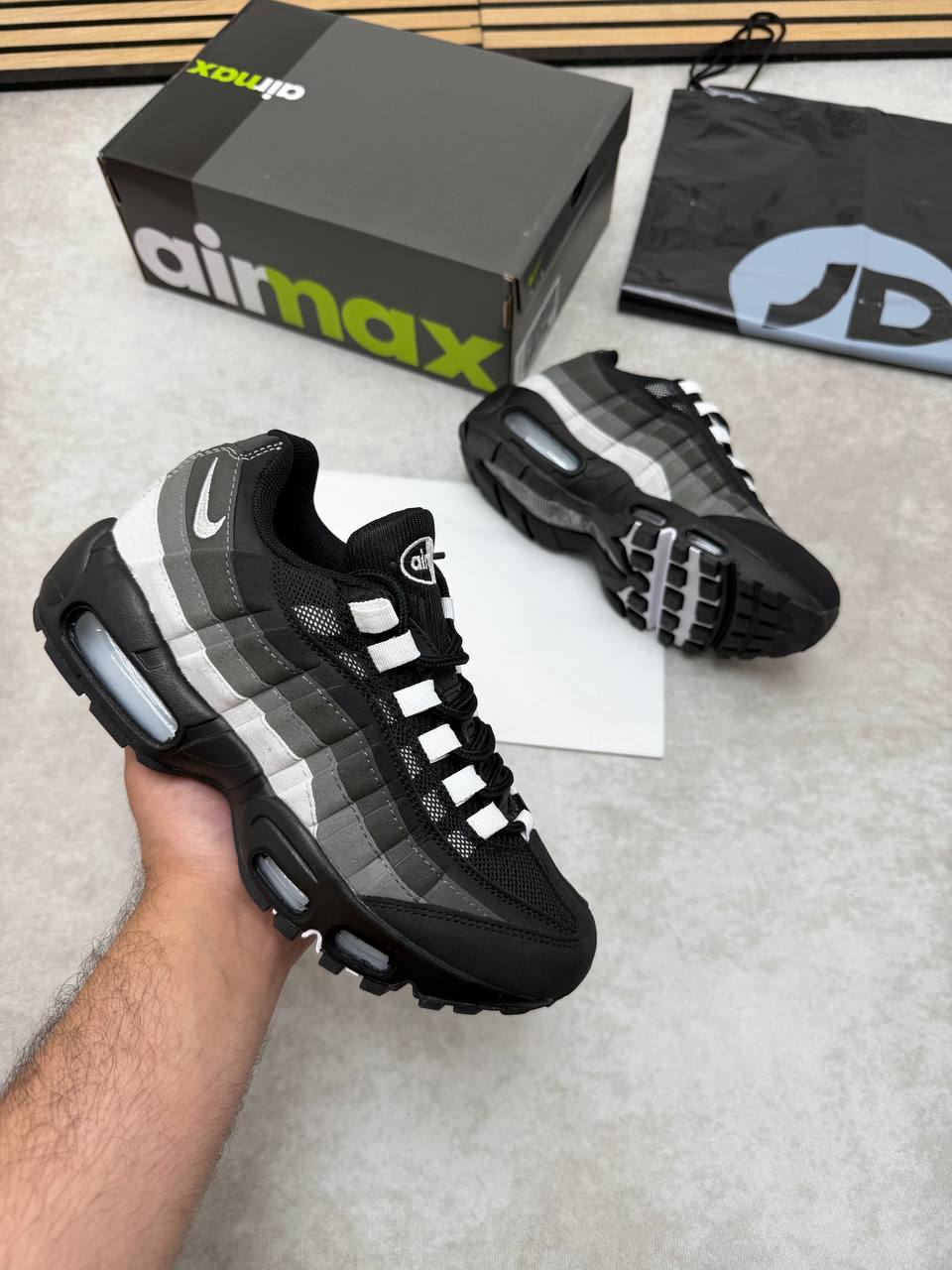 NIK AIR MAX 95 COME WITH BOX ETC am2006