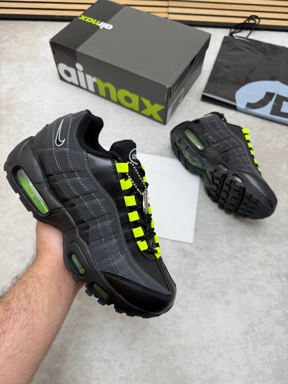 NIK AIR MAX 95 COME WITH BOX ETC am2006