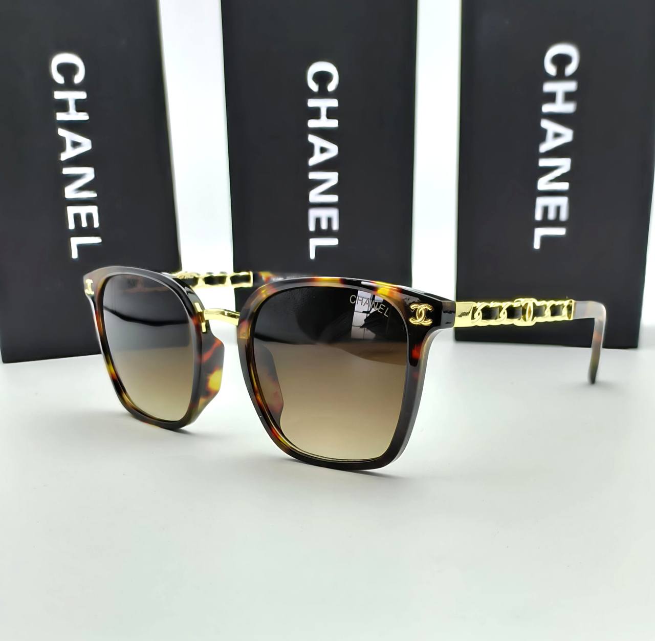 Chane shades with box sa2106