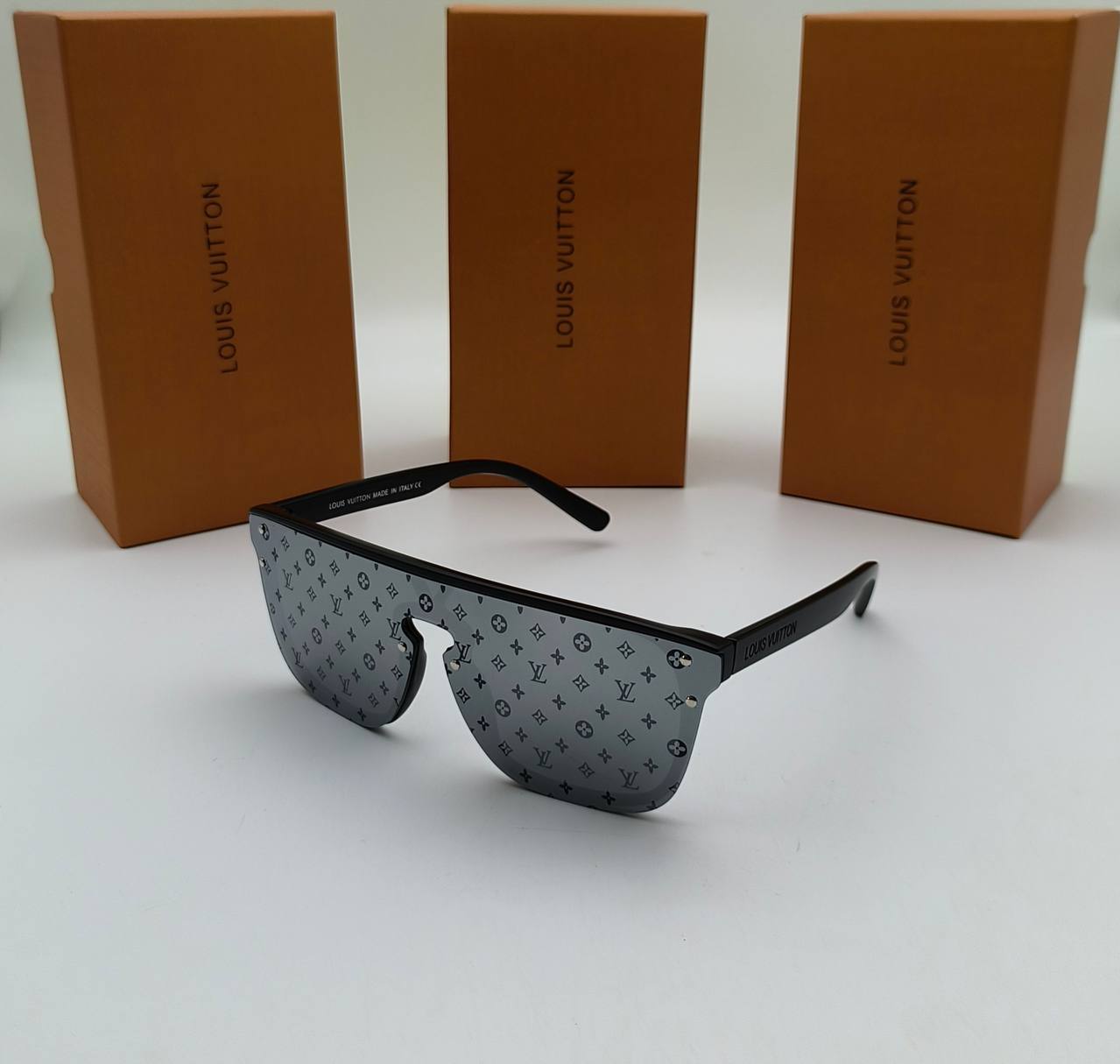 LV SUNGLASSES COME WITH BOX ETC am2106