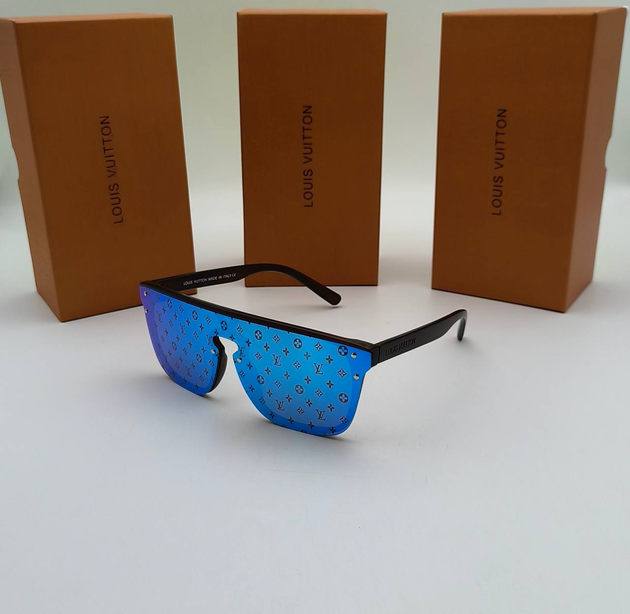 LV SUNGLASSES COME WITH BOX ETC am2106