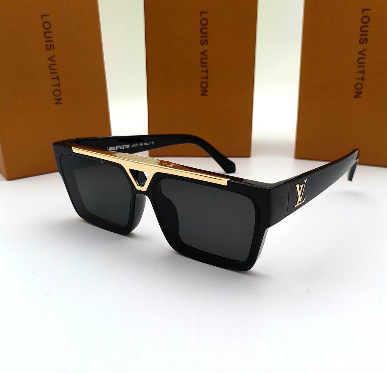 LV SUNGLASSES COME WITH BOX ETC am2106