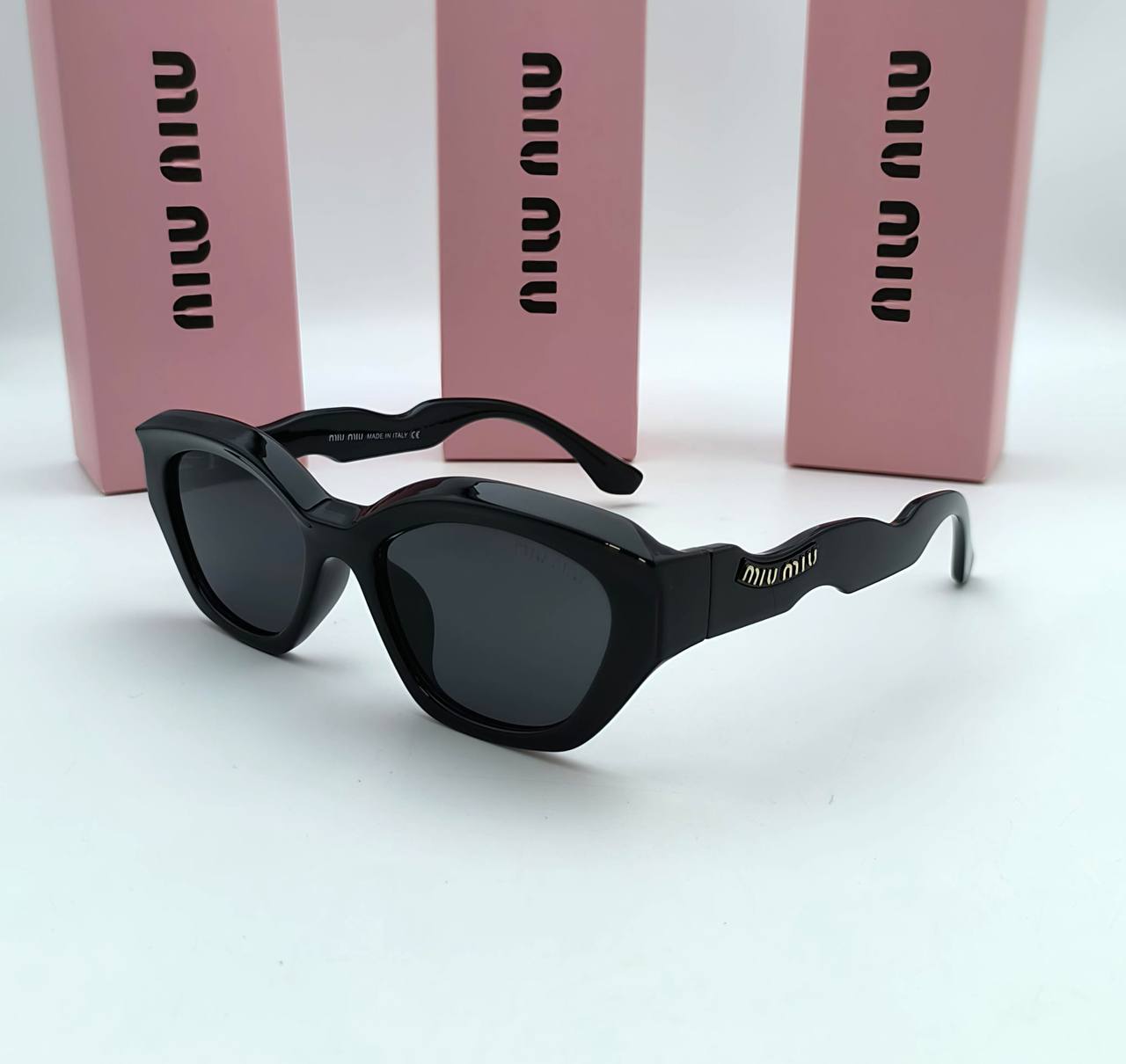 MIU MIU SUNGLASSES COME WITH BOX ETC am2306