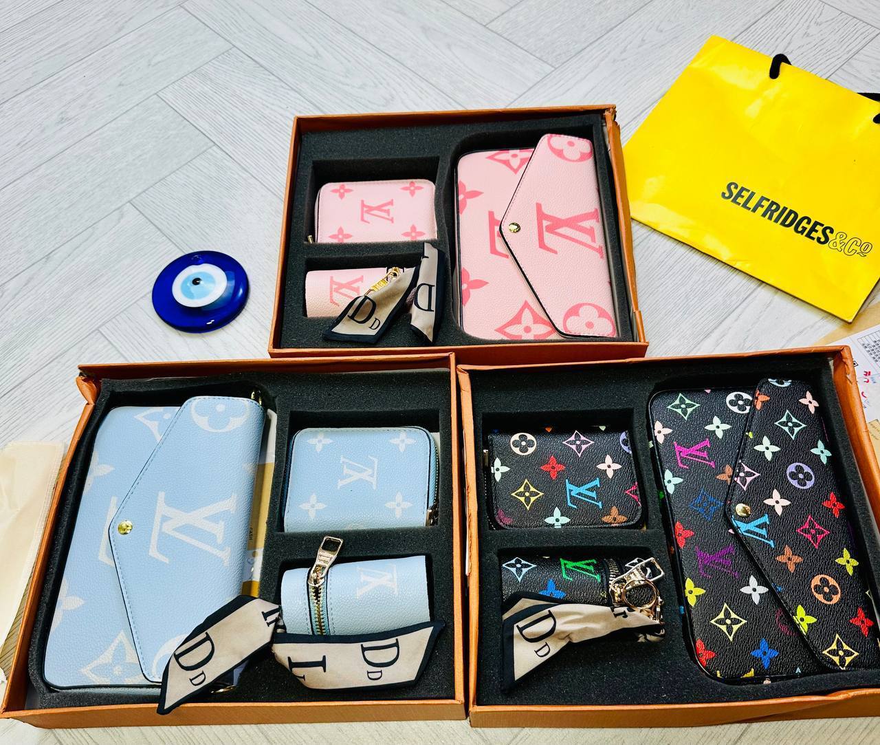 LV PURSE GIFT SET BOX END PEPPER WORK AVAILABLE to2706
