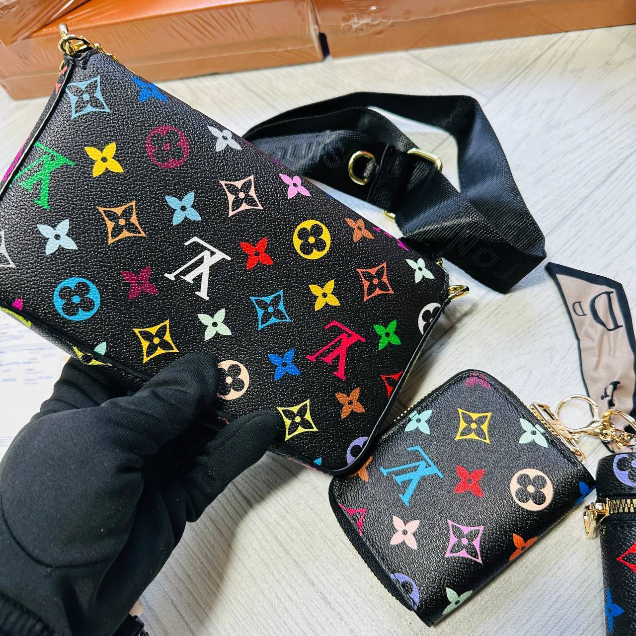 LV PURSE GIFT SET BOX END PEPPER WORK AVAILABLE to2706