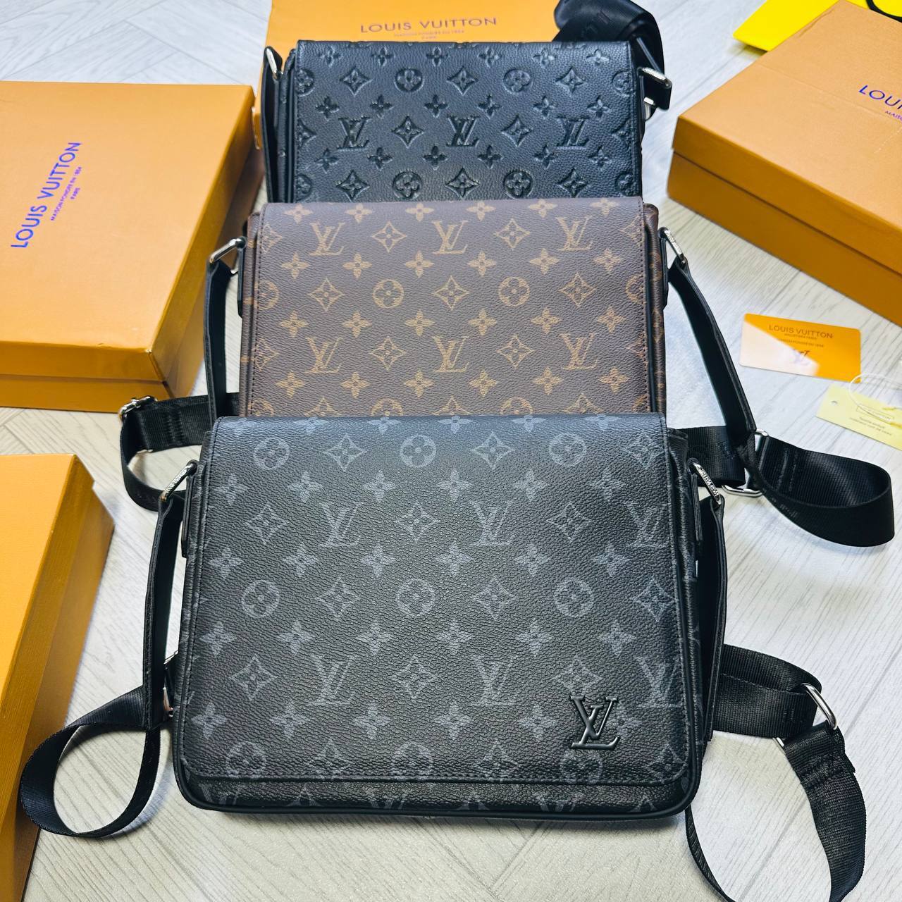 LV MAN BAG WHIT BOX to2706