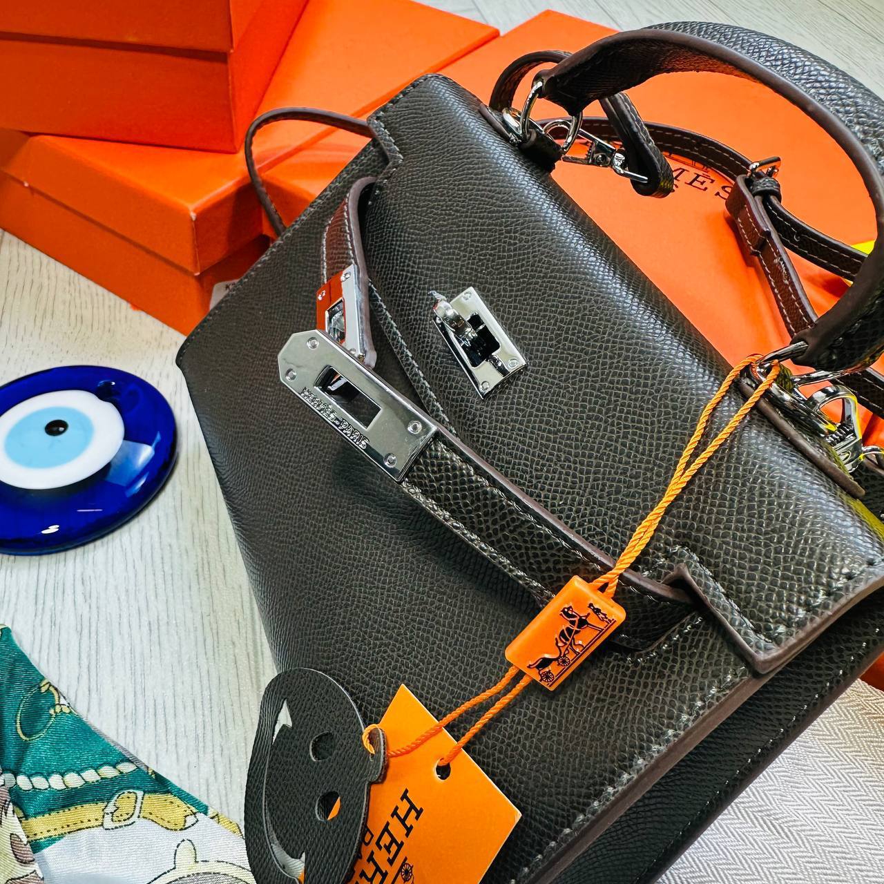 Herme Kell mini leather bag with box to2706