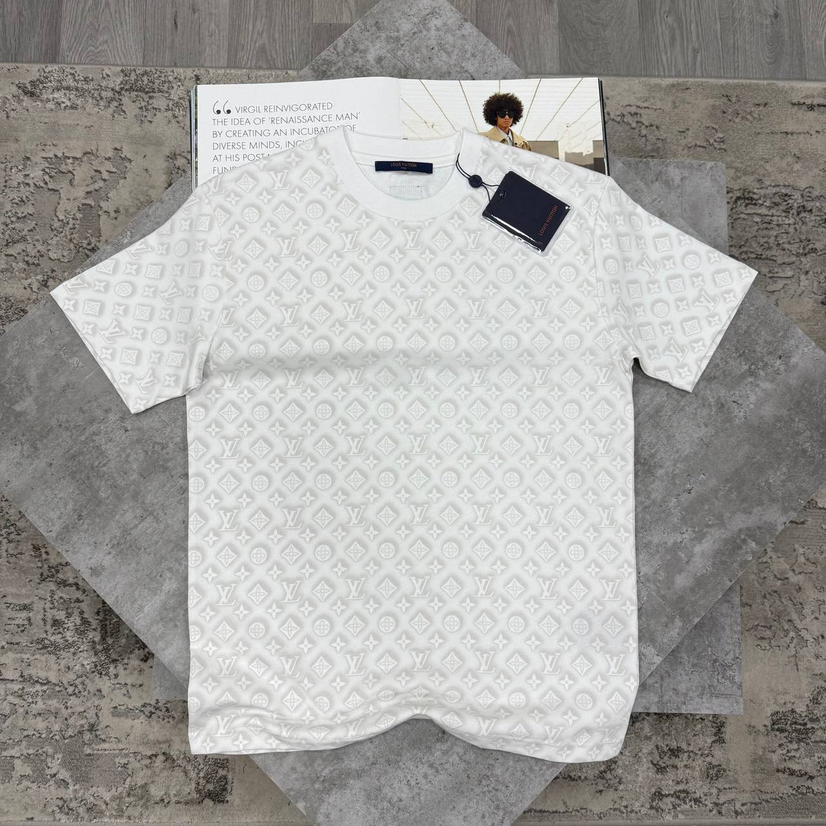 SUPER CLON LV MONO TEE jay1909