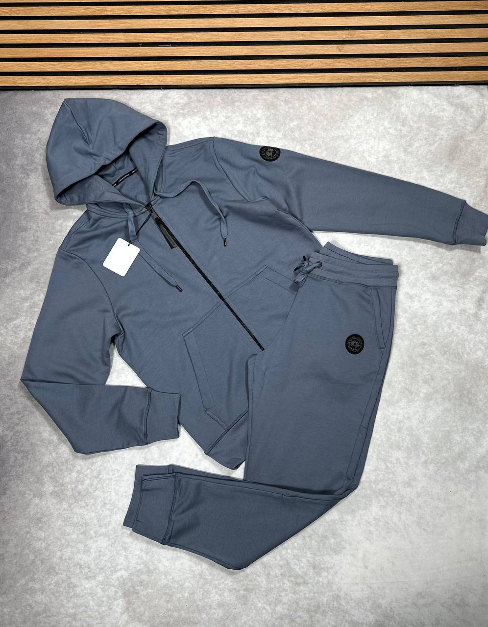 SUPER CLO CANADA GOSE TRACKSUITS am1009
