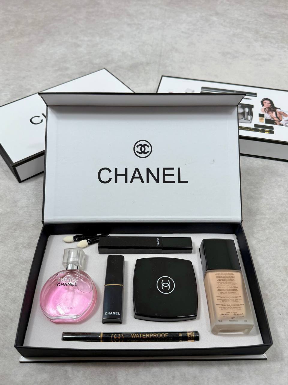 CHANEL MAKE UP SET am2906