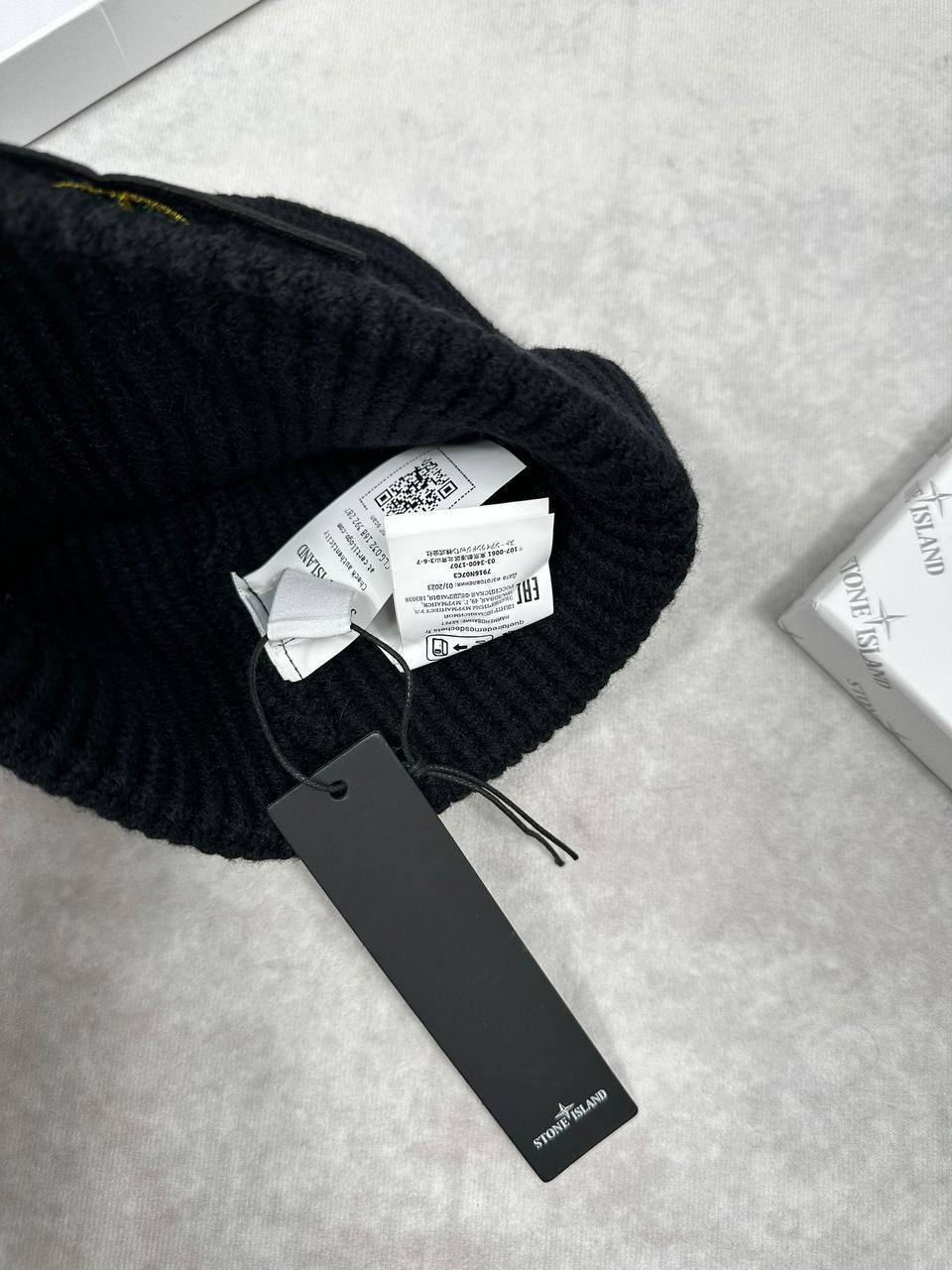 STON ISLAN HAT COME WITH BOX am2009
