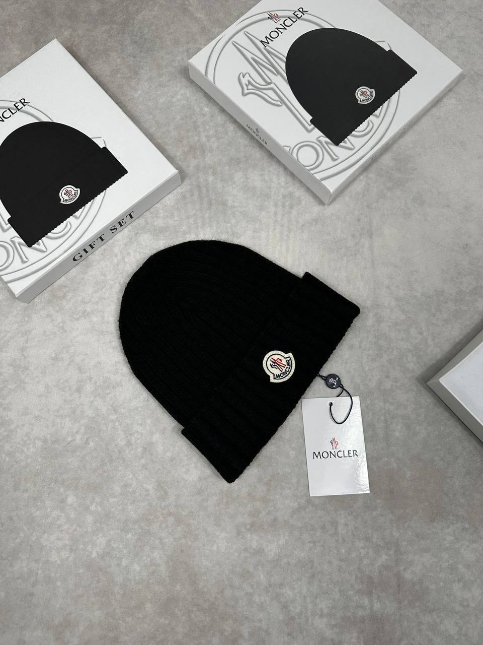 MONCLE HAT COME WITH BOX am2906