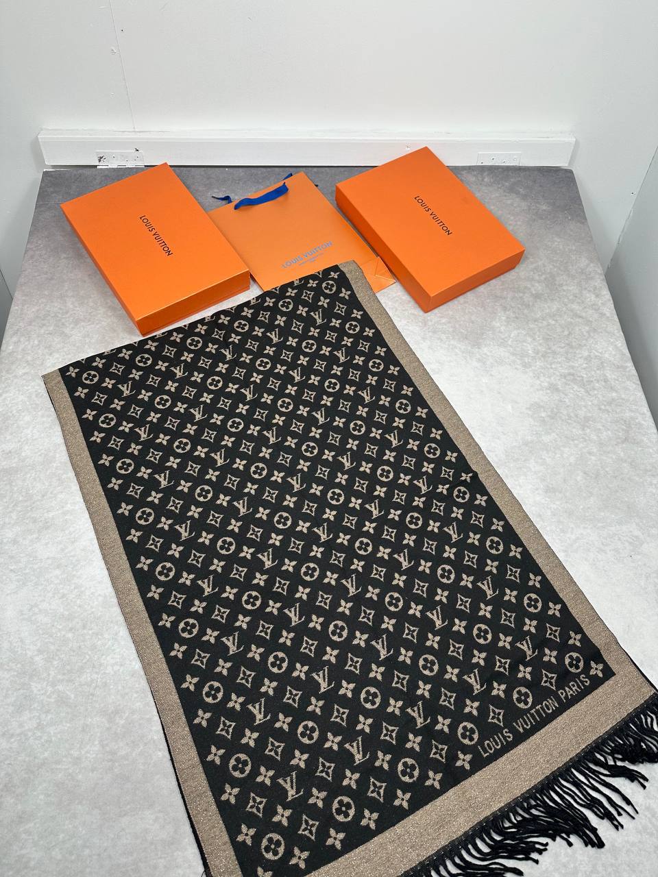 SUPER CLON LV CASHMERE SCARF COME WITH BOX am2908