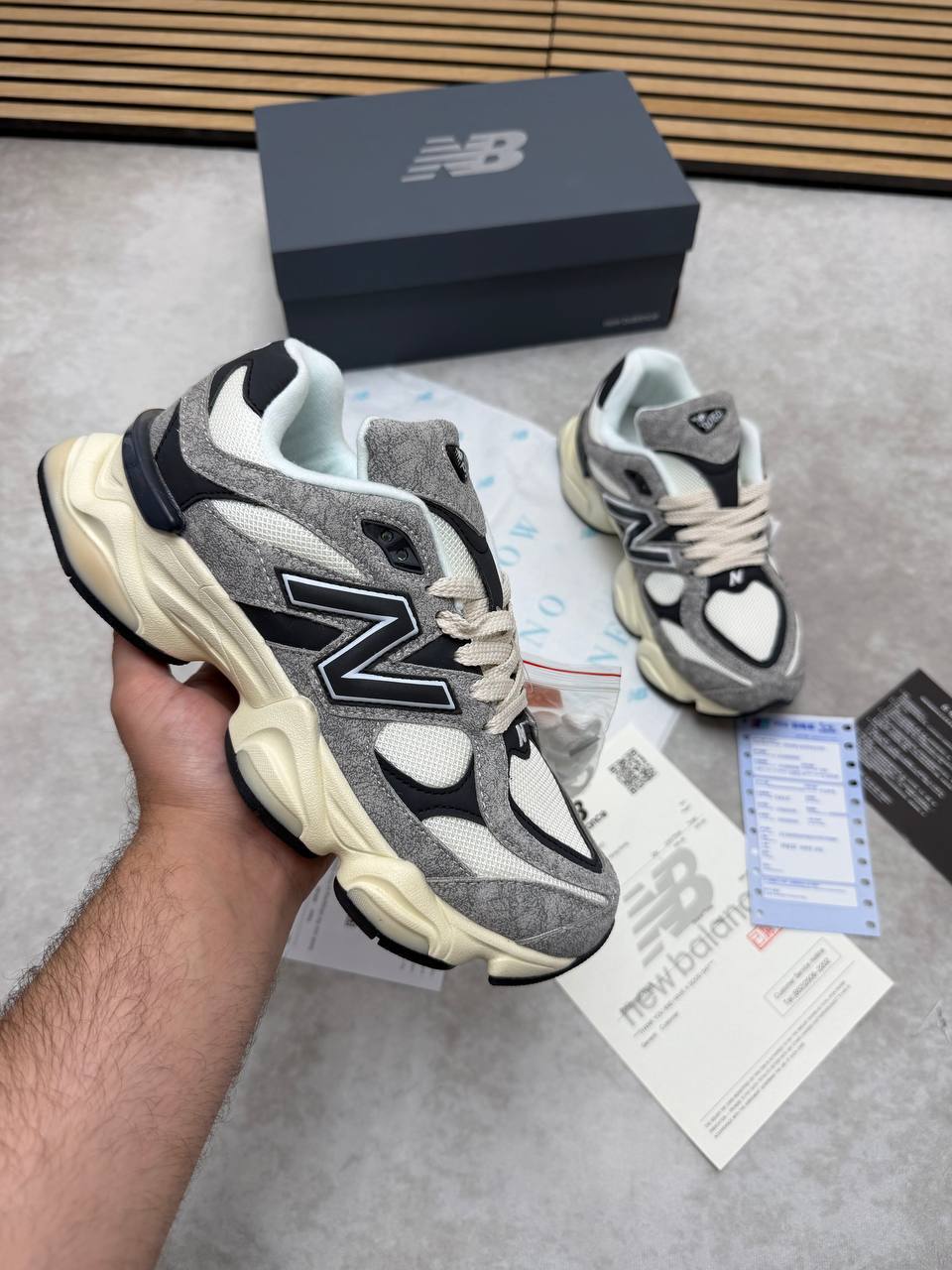 MENS NEW BALANC 9060 COME WITH BOX ETC am0107