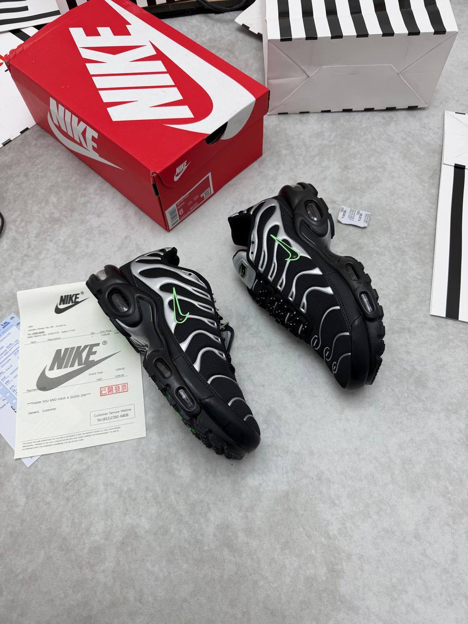 MENS NIK TNS AIR MAX PLUS COME WITH BOX ETC am0107