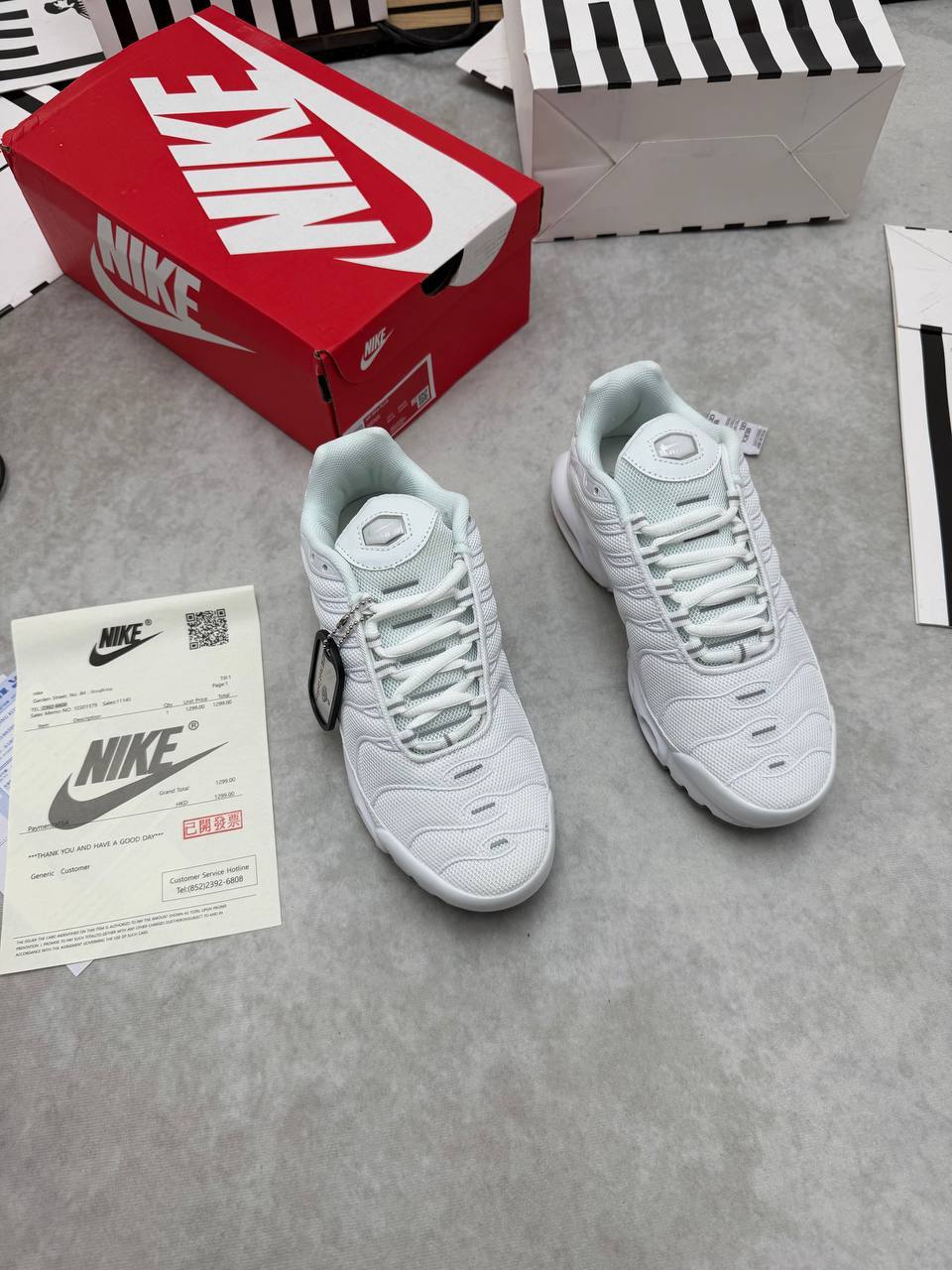 MENS NIK TNS AIR MAX PLUS COME WITH BOX ETC am0107